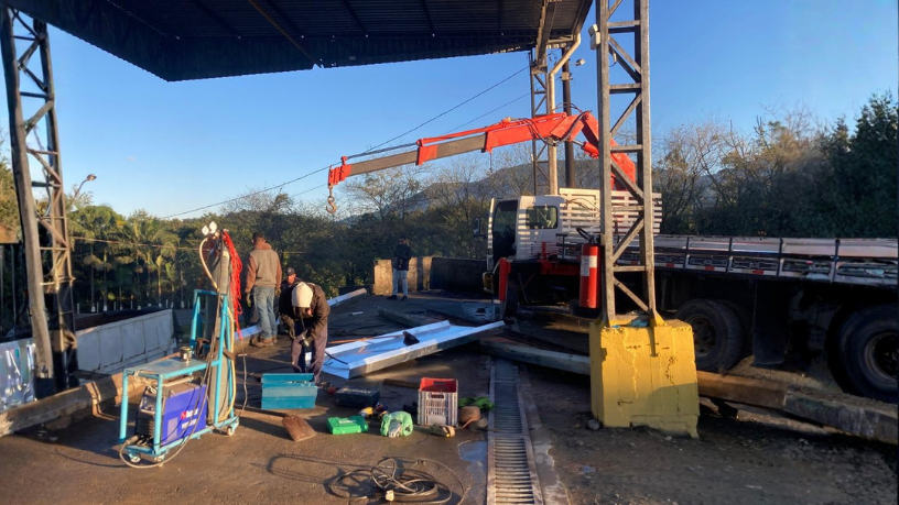 Estruturas metálicas ou concreto? Descubra qual é mais eficiente para grandes obras, por Altevir Seidel Altevir Seidel analisa as diferenças entre estruturas metálicas e concreto, explicando qual solução pode ser mais eficiente e estratégica em grandes obras.